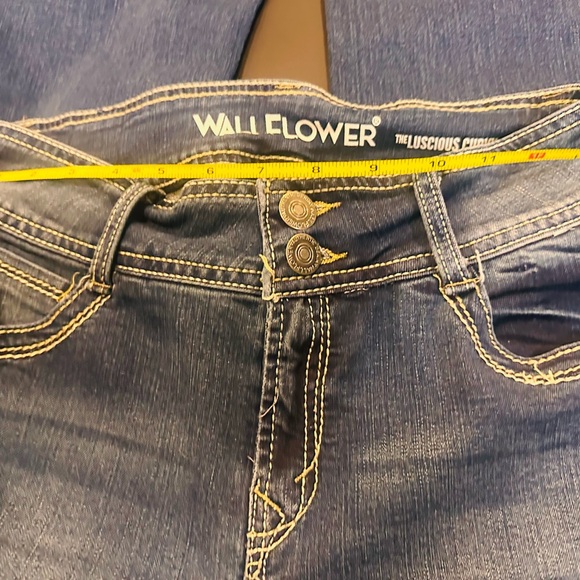 Wallflower Y2K Light Blue Bootcut /Flare Jeans Size 5 Long - Picture 7 of 9